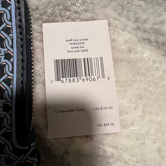 Kate Spade - Spade Link Wristlet - Picture 3 of 5